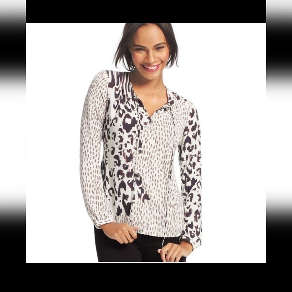 CAbi 570 Animal Skin Print Wrap Top Long Sleeve XS Blouse - Picture 1 of 11